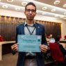 TCE-PB entrega primeira certificação internacional PESA a servidor durante sessão do Pleno